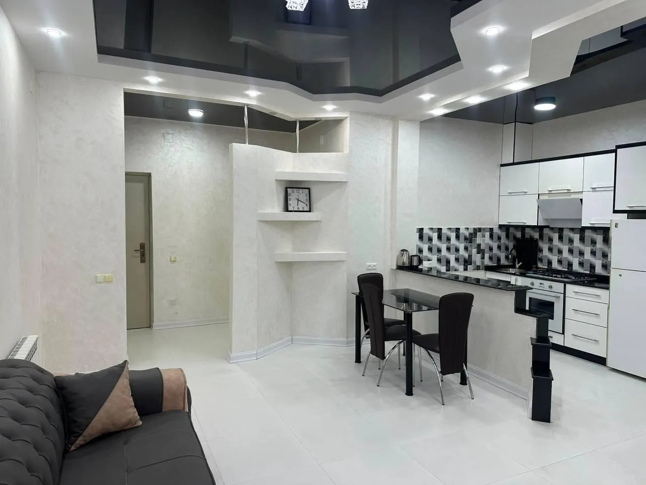 Apartment, 2-room, 55 m², Ilia Chavchavadze St, 51-57