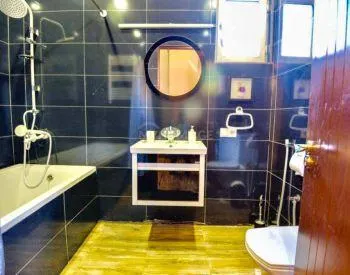 Дом, 5-комн., 260 м²