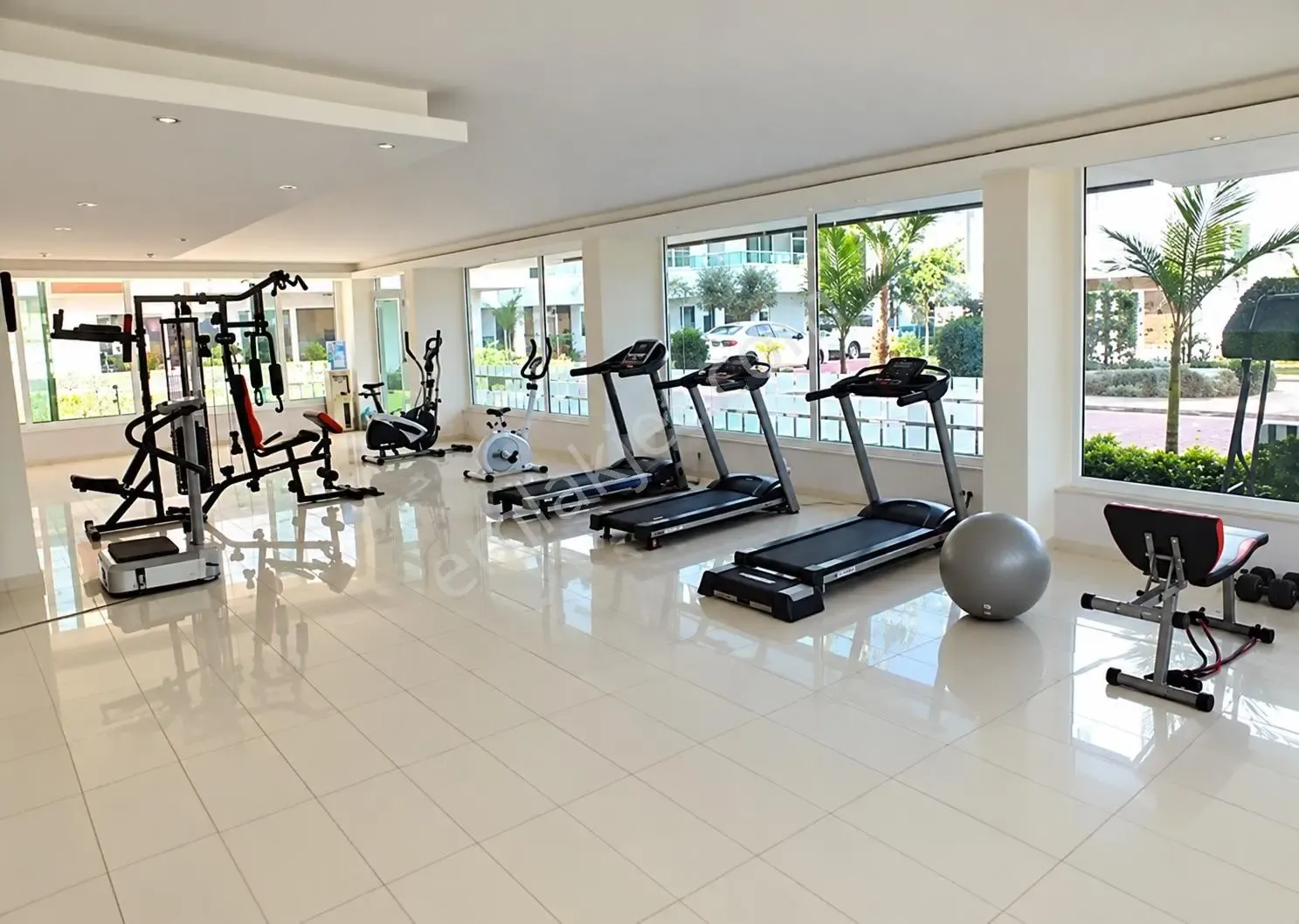 Apartment, 4-room, 130 m²
