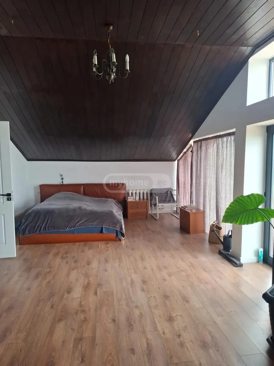 Дом, 5-комн., 1000 м²