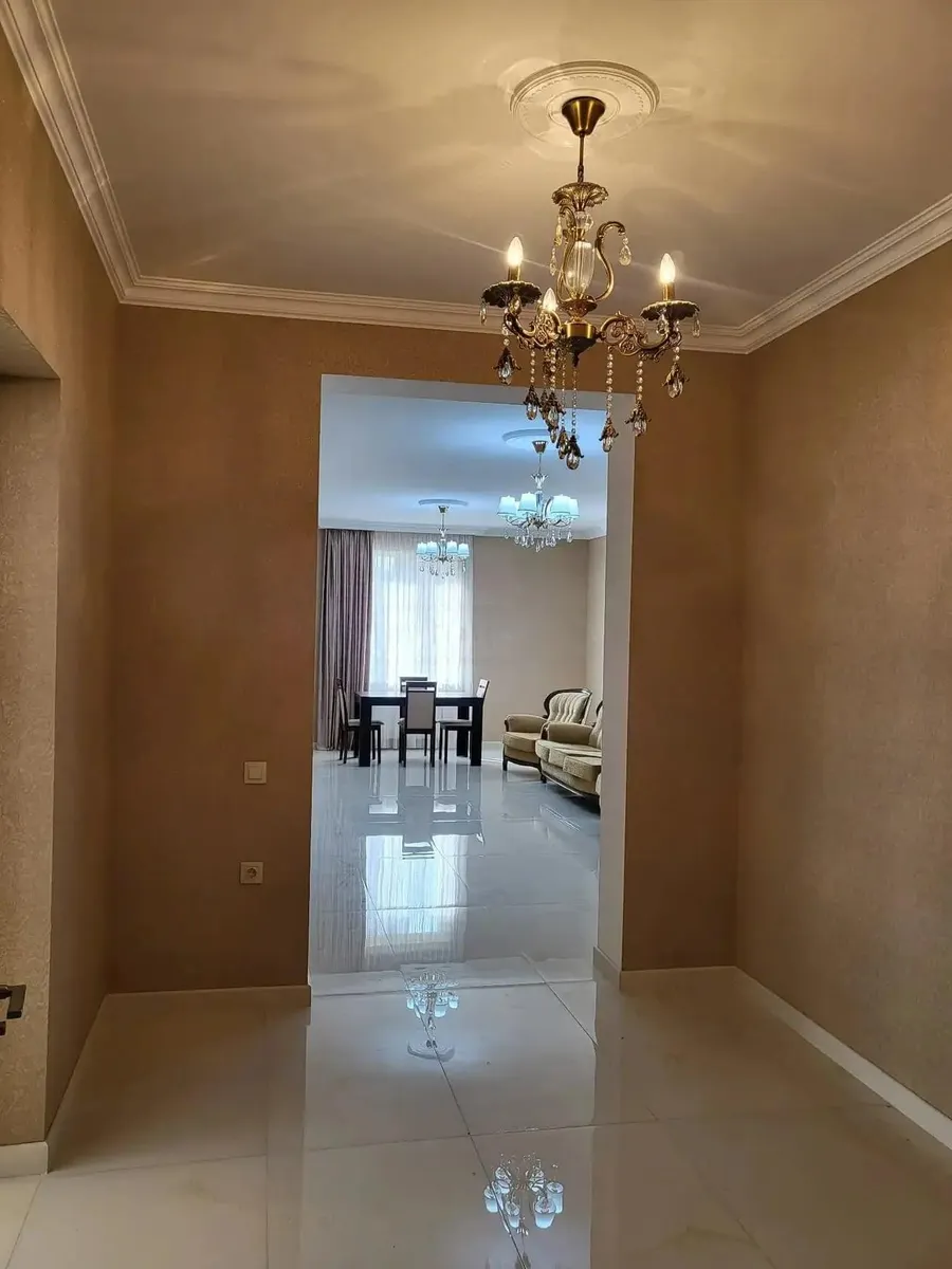 Дом, 4-комн., 1335 м²