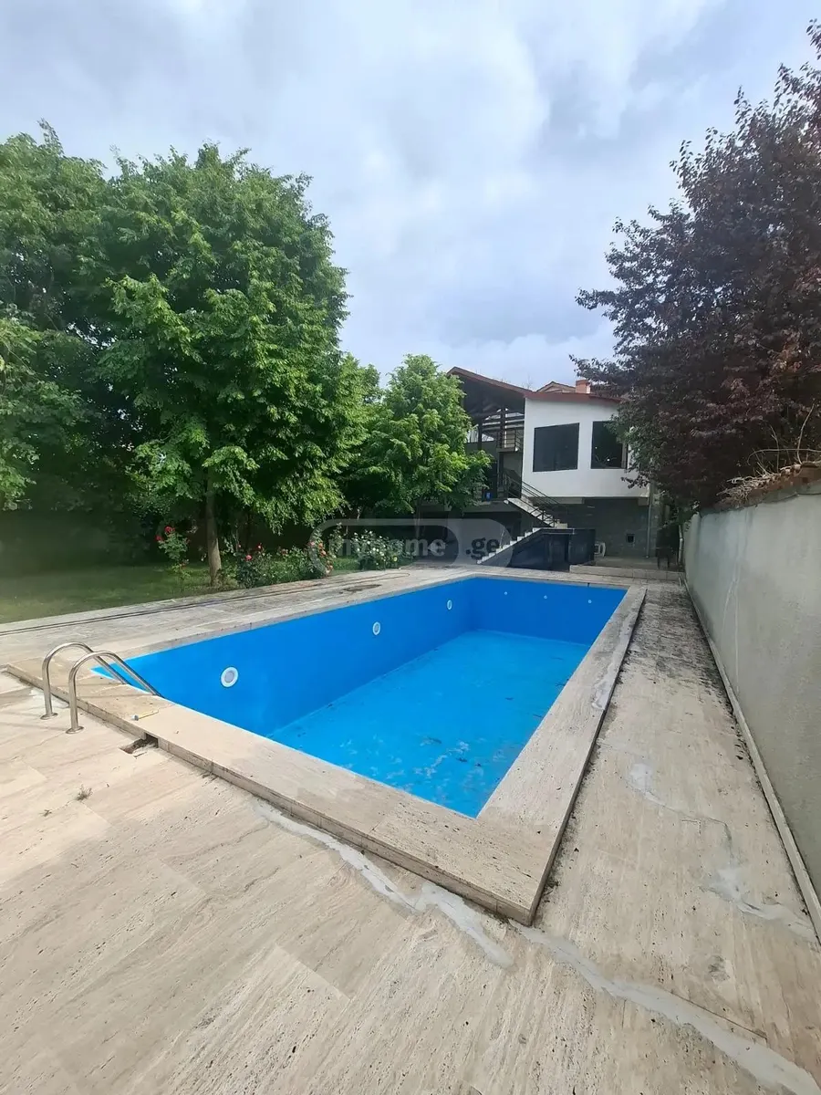 Дом, 5-комн., 1000 м²