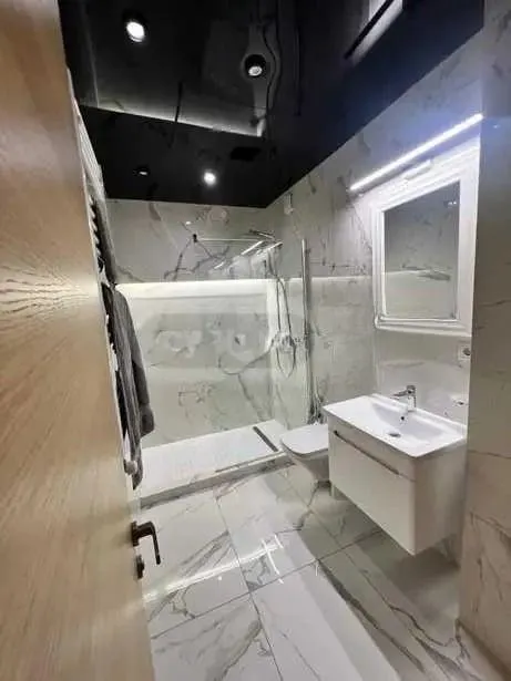 Квартира, 2-комн., 80 м²