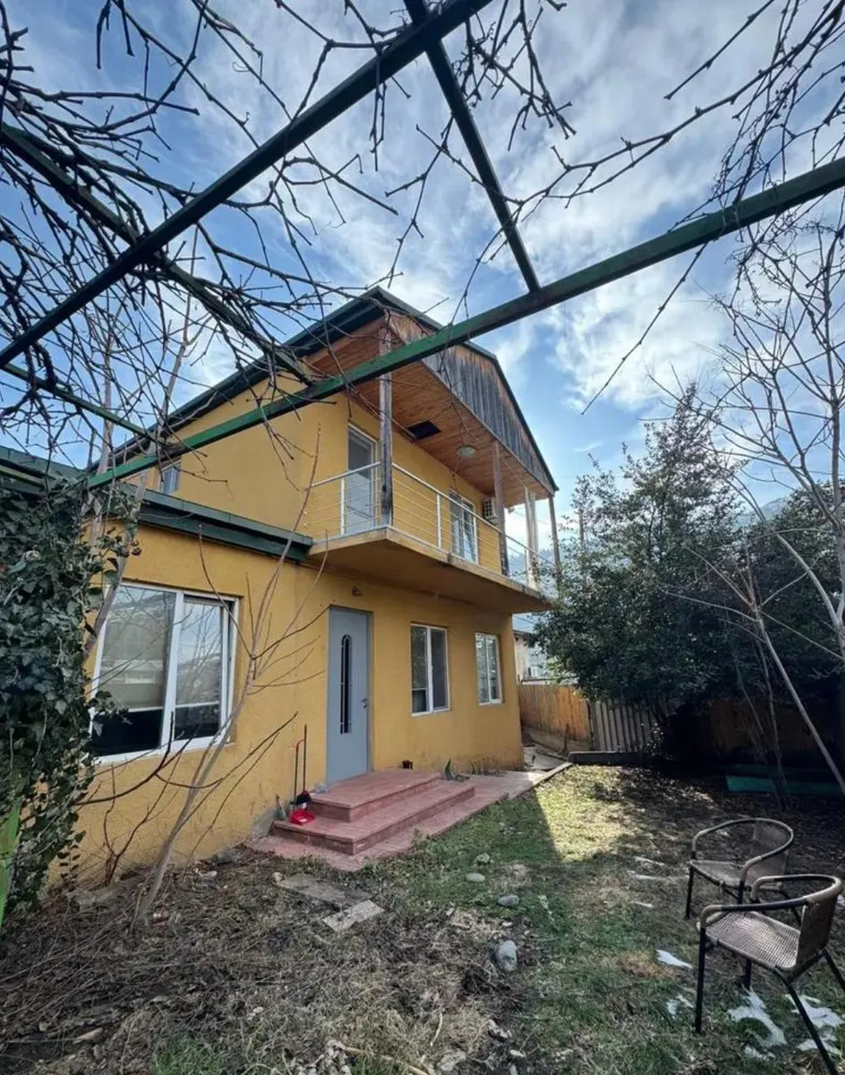 House, 5-room, 205 m²