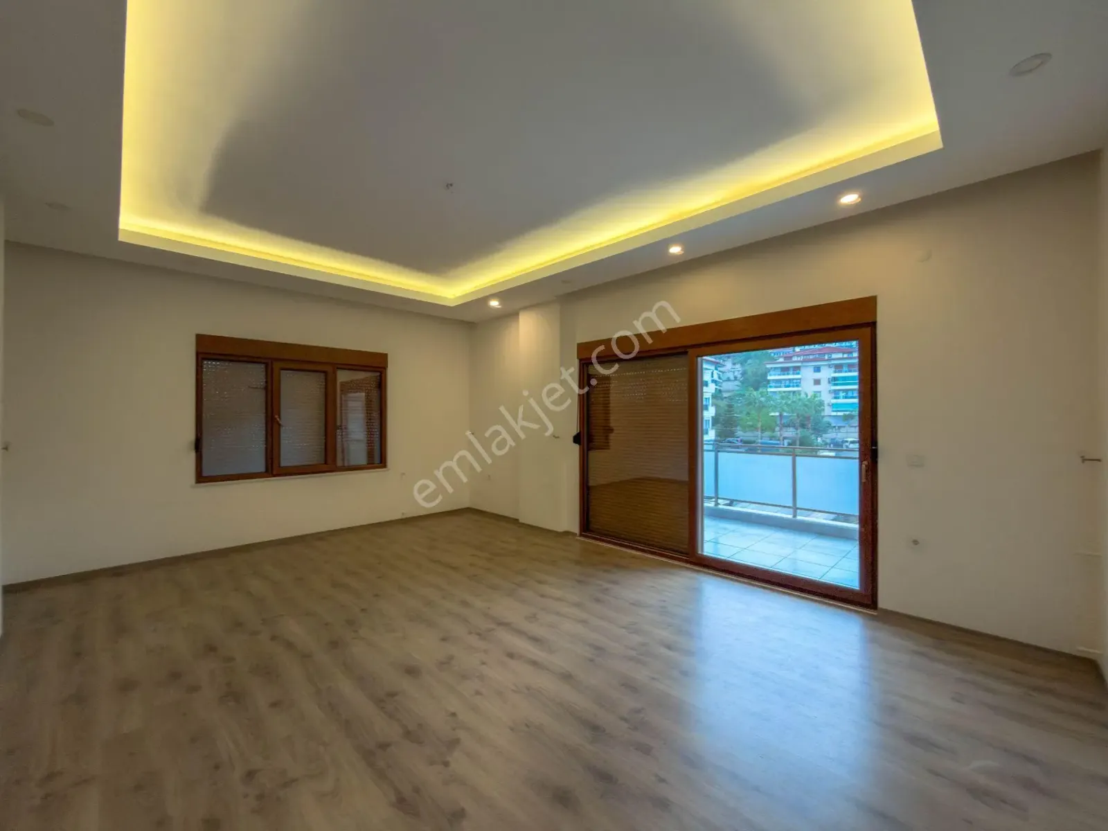 Apartment, 5-room, 182 m²