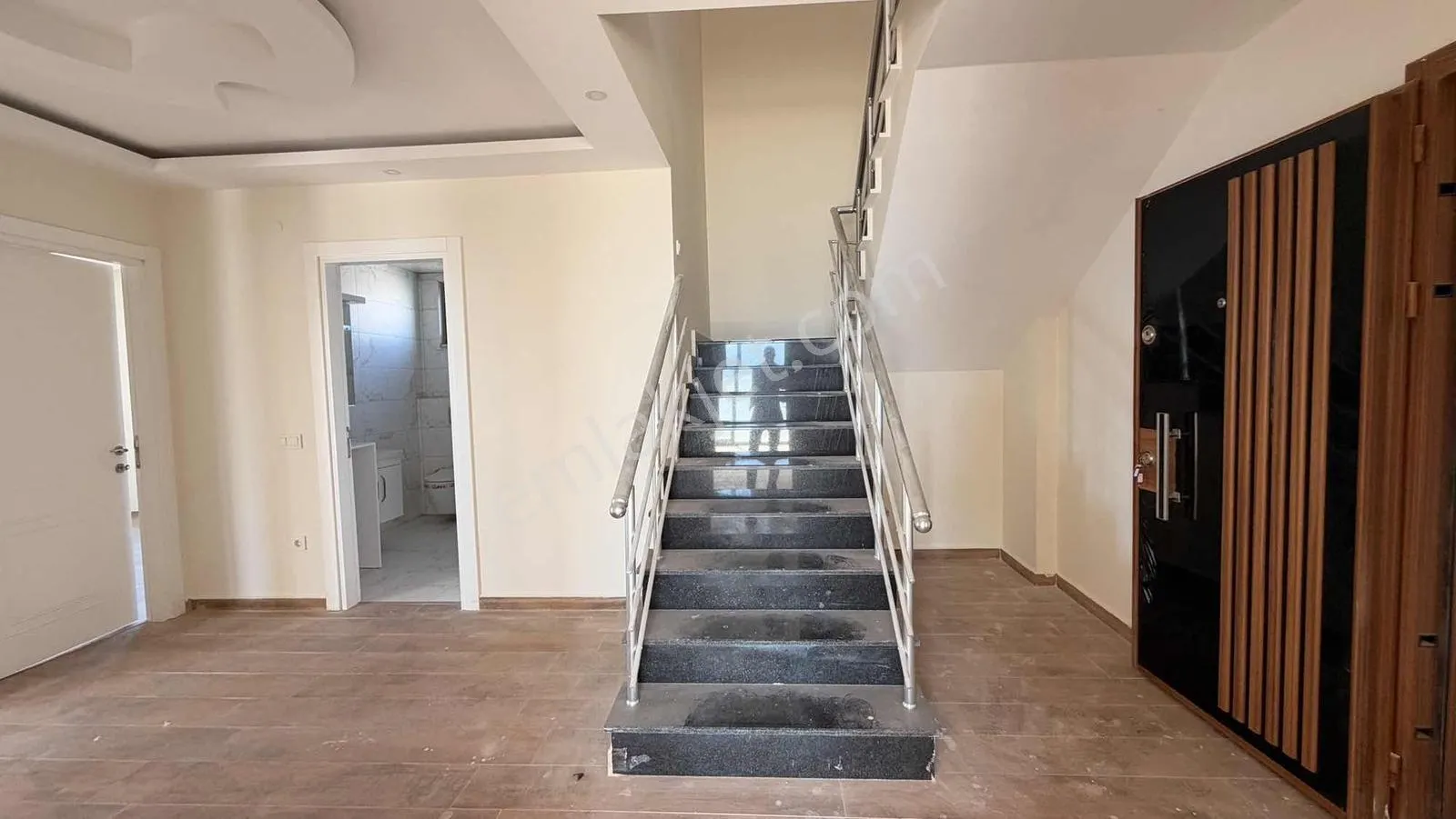 Apartment, 6-room, 300 m²