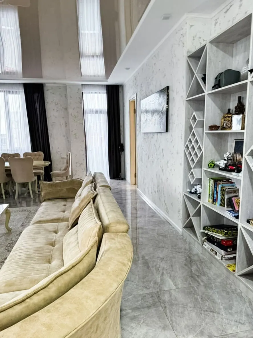 Apartment, 3-room, 152 m²