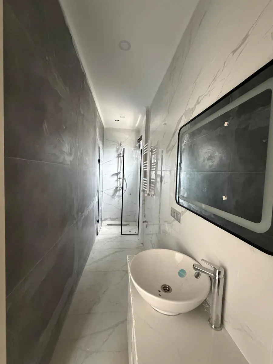 Дом, 5-комн., 225 м²
