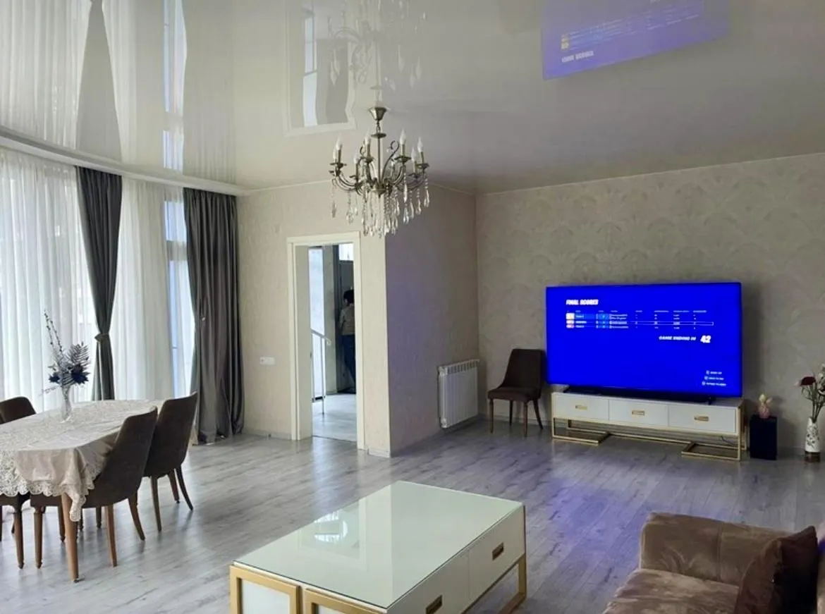 Дом, 5-комн., 423 м²