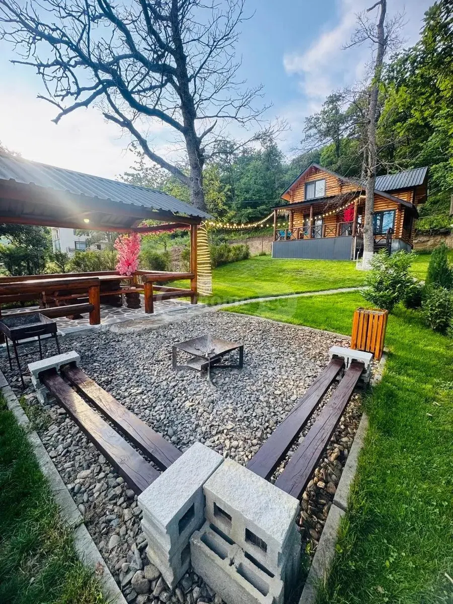 House, 5-room, 450 m²
