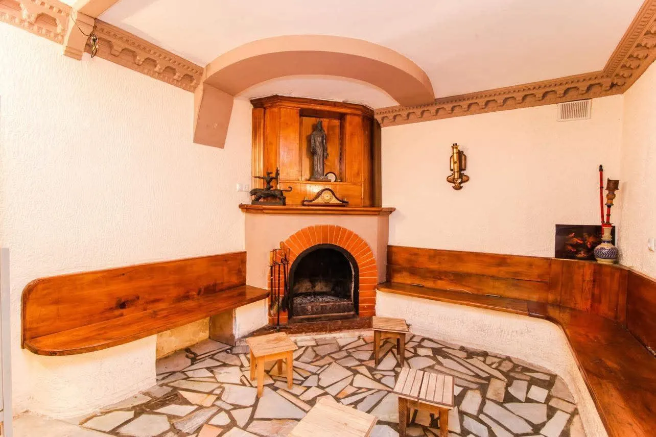 House, 10-room, 306 m²