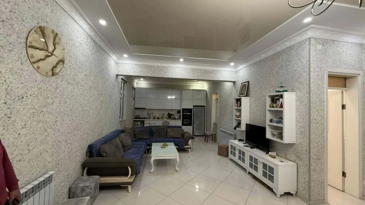 Квартира, 5-комн., 200 м²