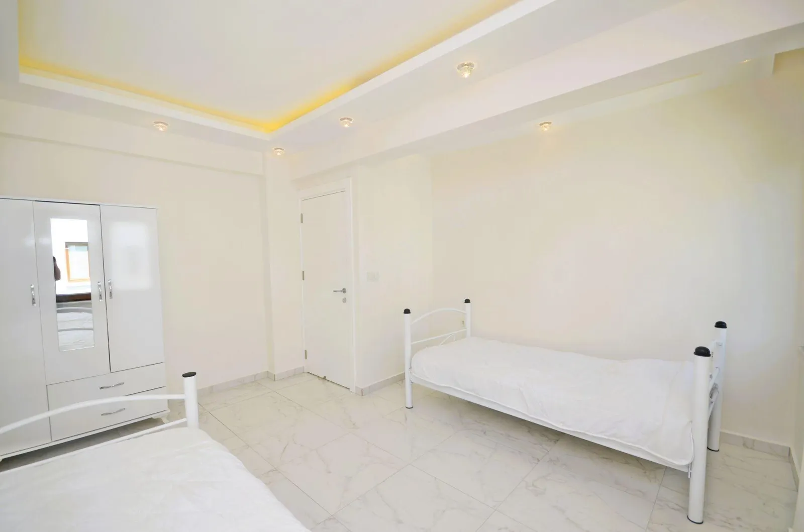 Apartment, 3-room, 105 m²