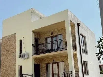 Дом, 7-комн., 210 м²