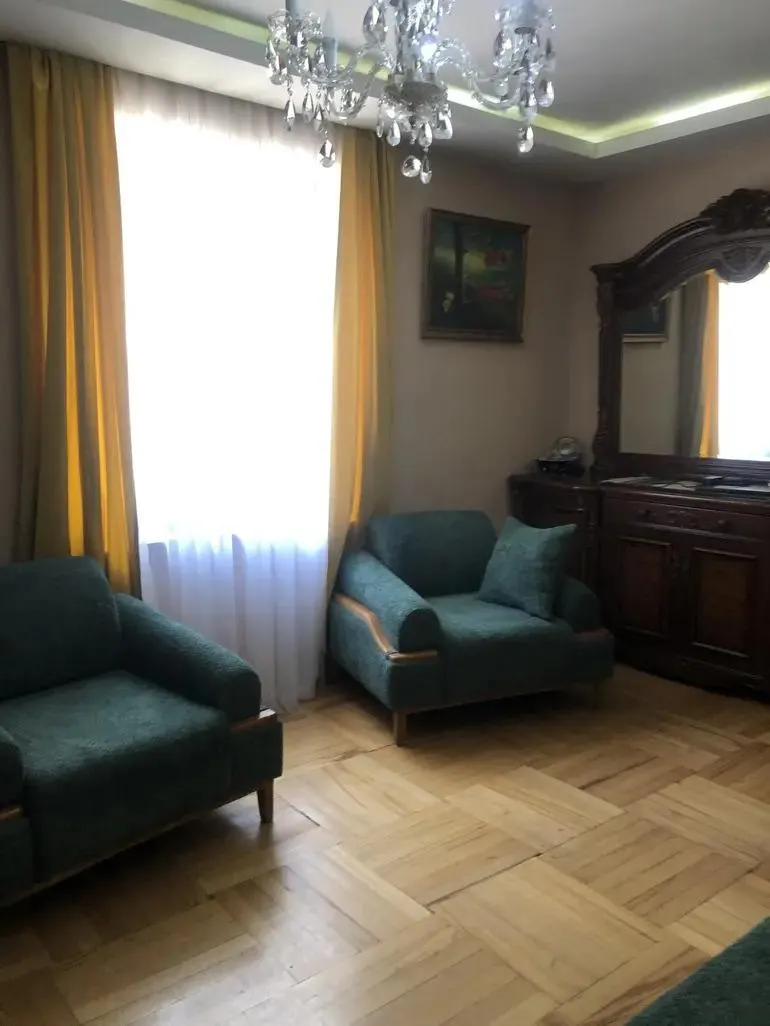 Квартира, 3-комн., 92 м²