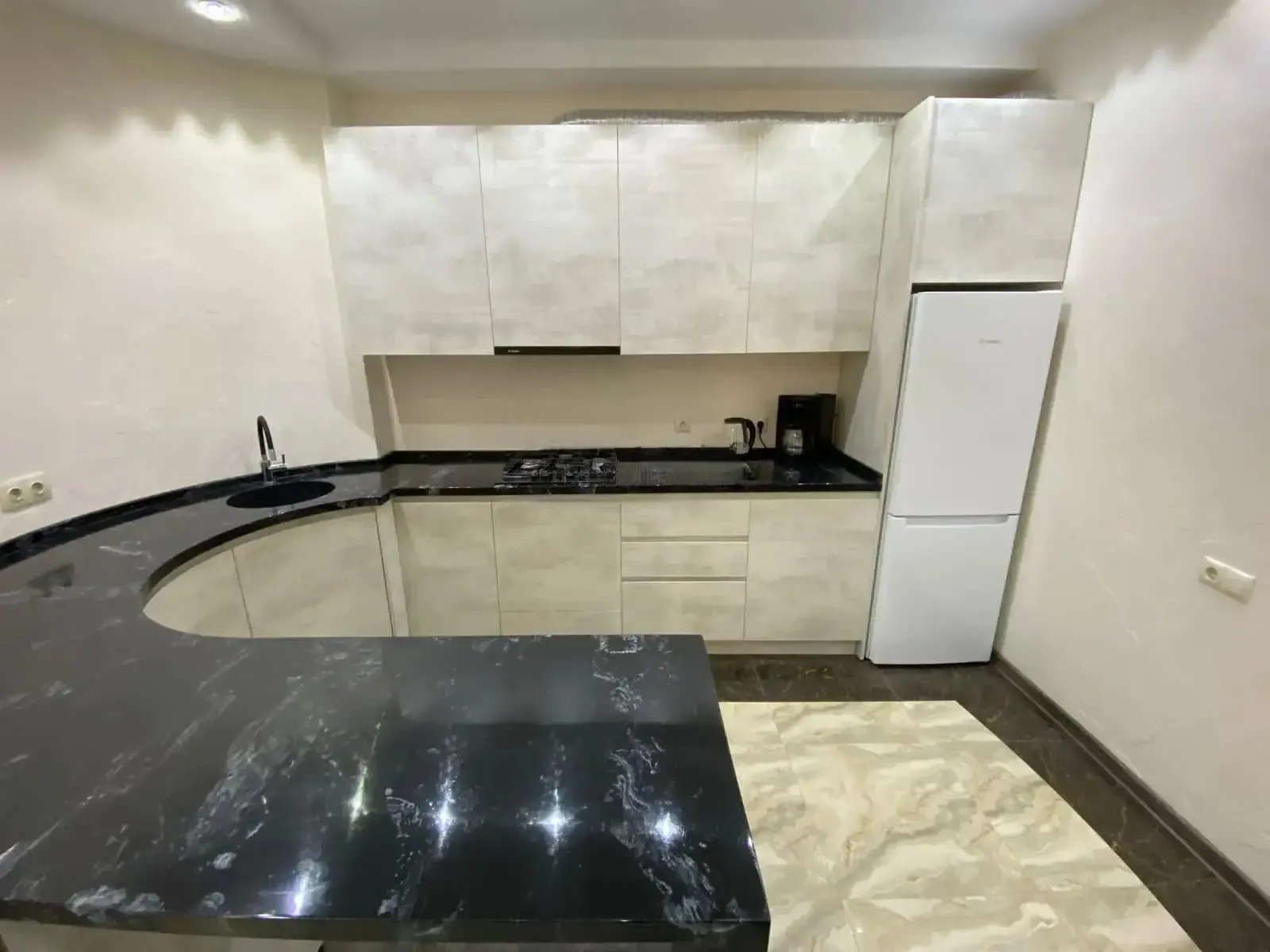 Дом, 10-комн., 420 м²