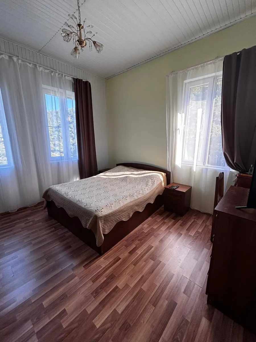 House, 3-room, 177 m²