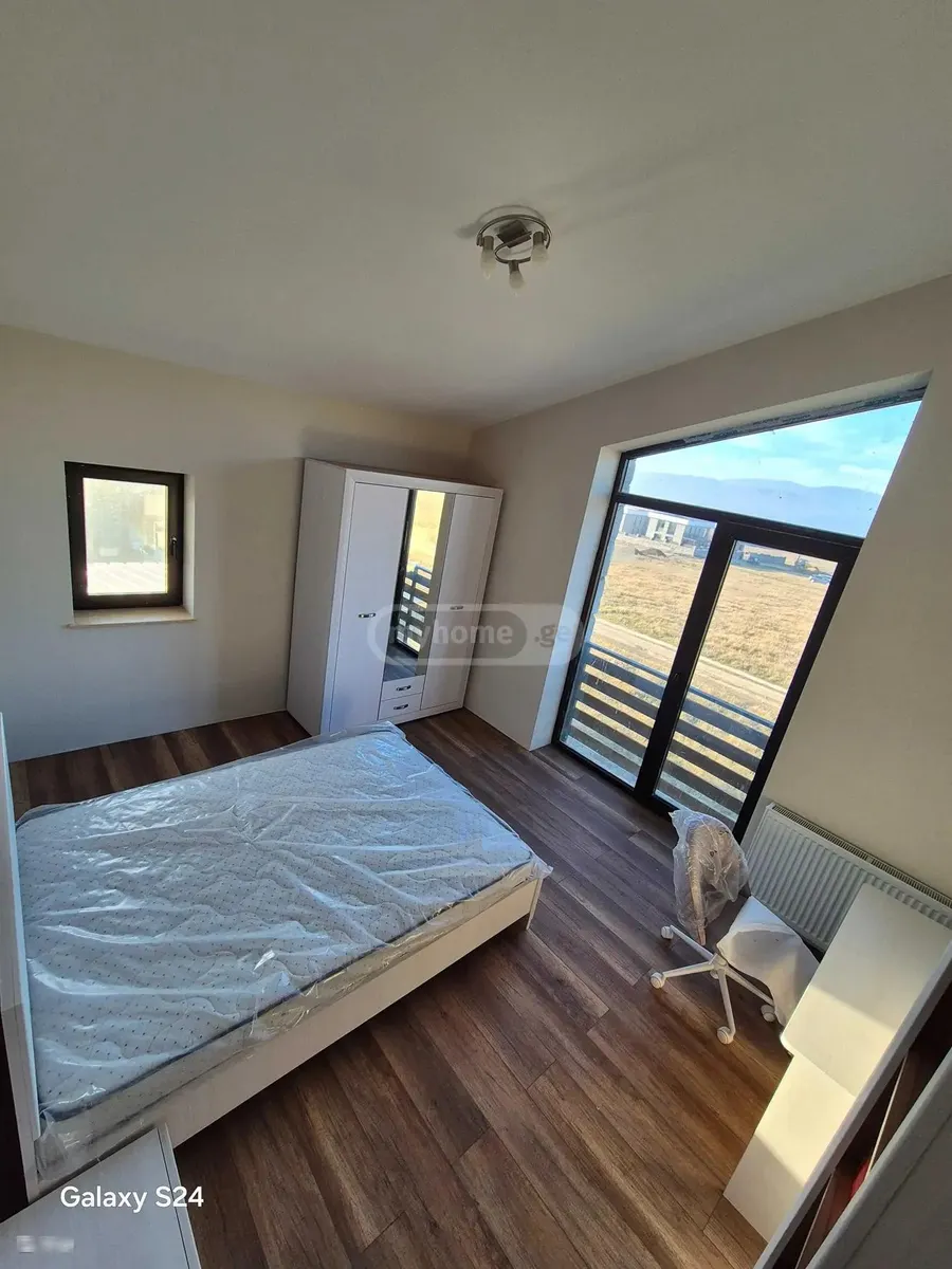 Дом, 7-комн., 240 м²