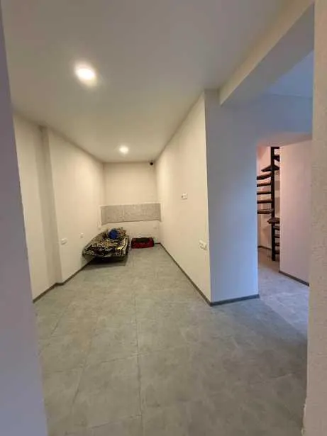 Дом, 5-комн., 165 м²