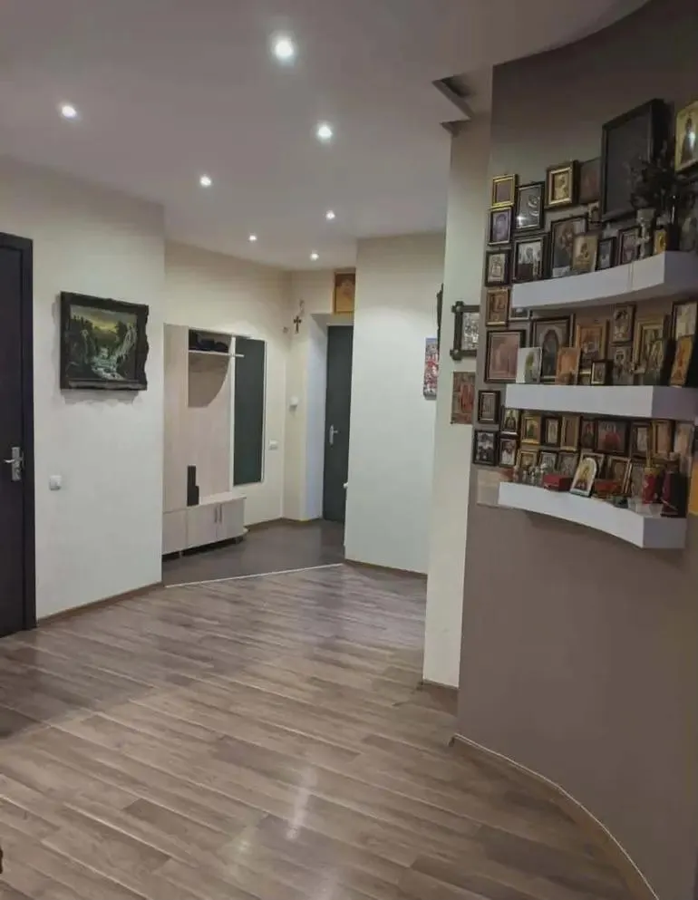 Квартира, 3-комн., 114 м²