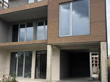 House, 7-room, 424 m²