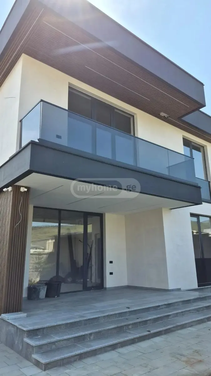 Дом, 5-комн., 328 м²