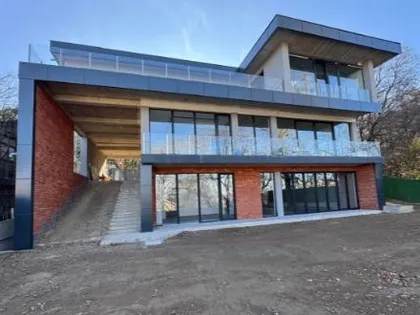 Дом, 5-комн., 750 м²