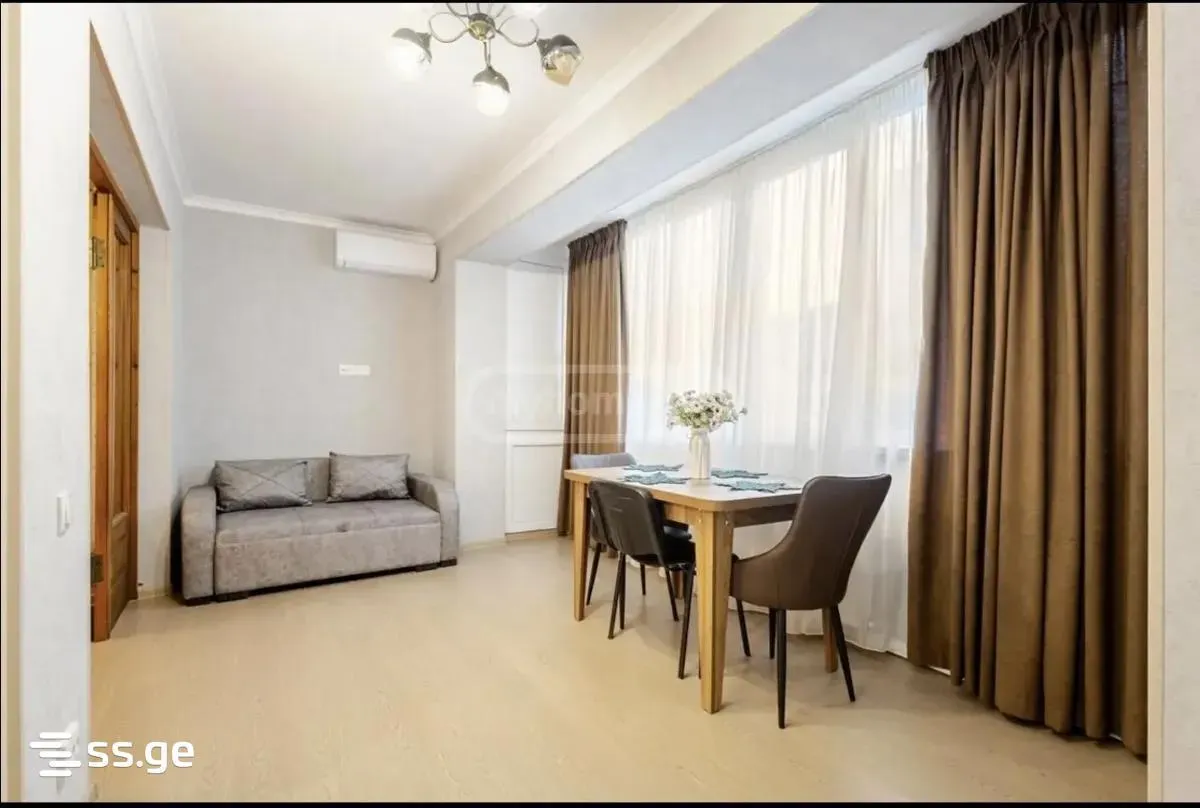 Квартира, 2-комн., 80 м²