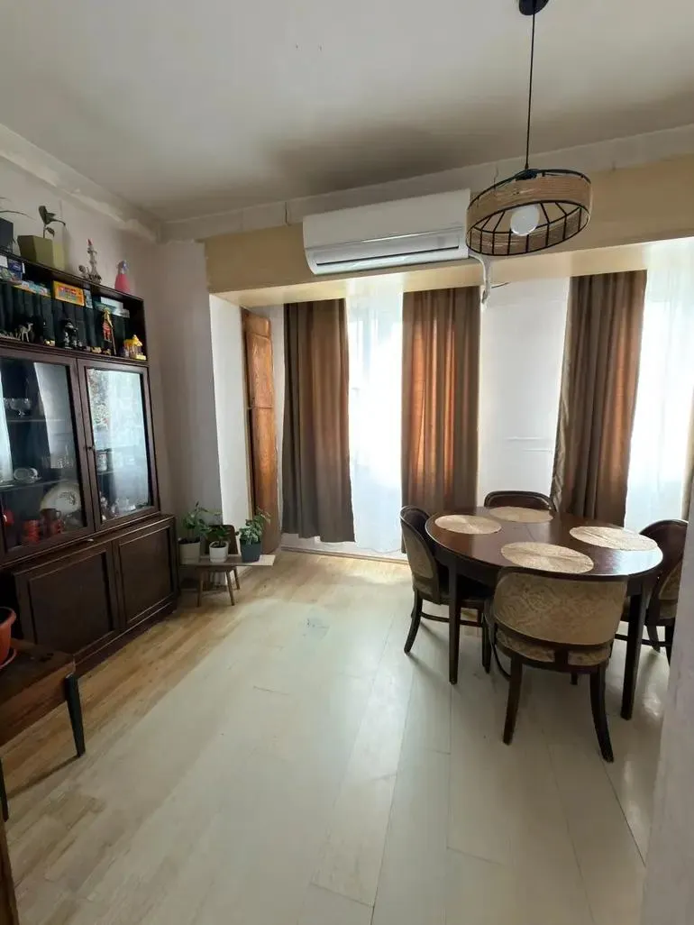 Квартира, 3-комн., 90 м²