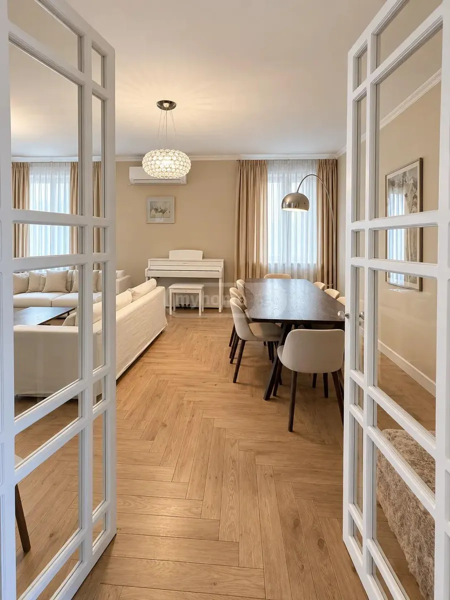 Дом, 5-комн., 600 м²