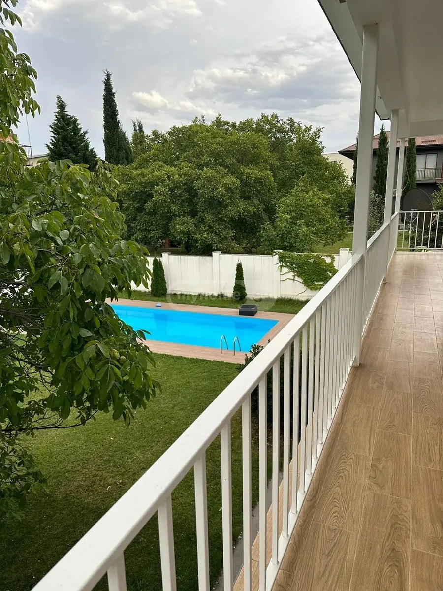 Дом, 4-комн., 340 м²