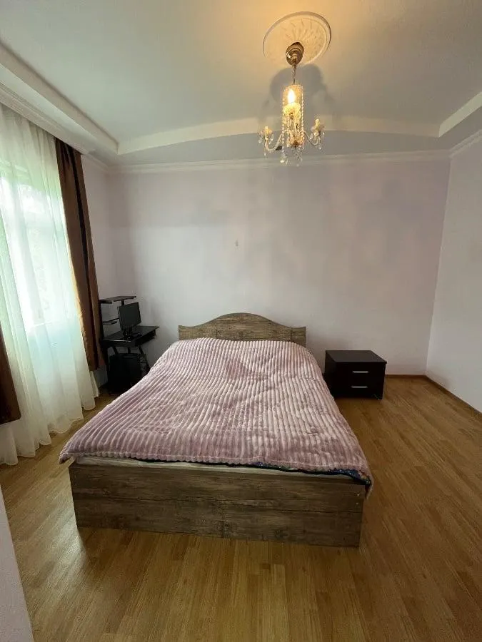 House, 5-room, 300 m²
