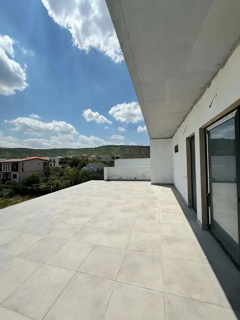 Дом, 5-комн., 370 м²