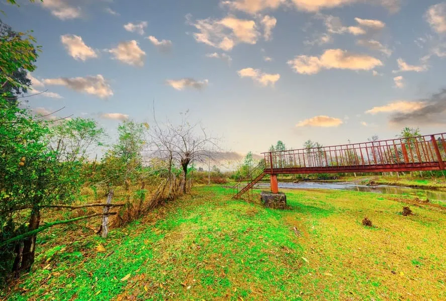 Land, 2700 m²