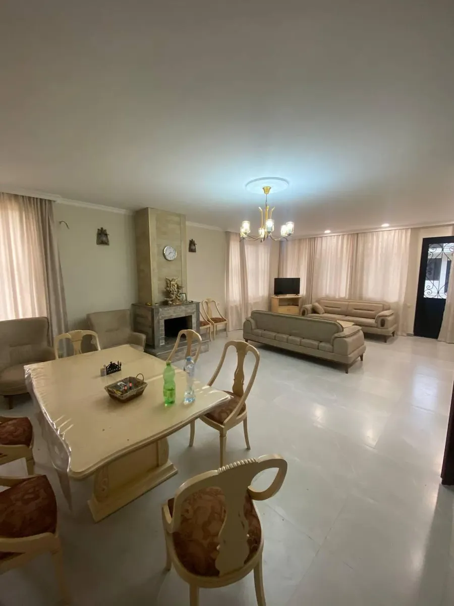 House, 5-room, 250 m²