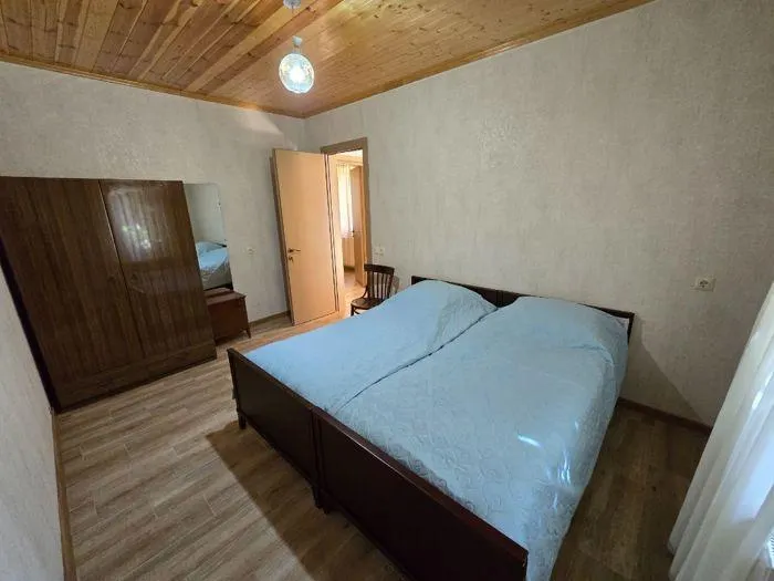 House, 4-room, 90 m²