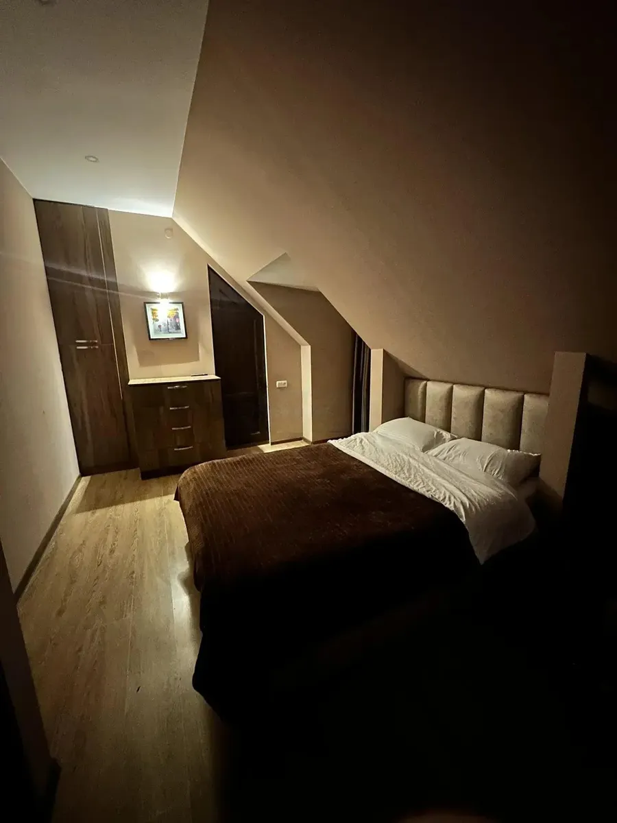 House, 6-room, 252 m²