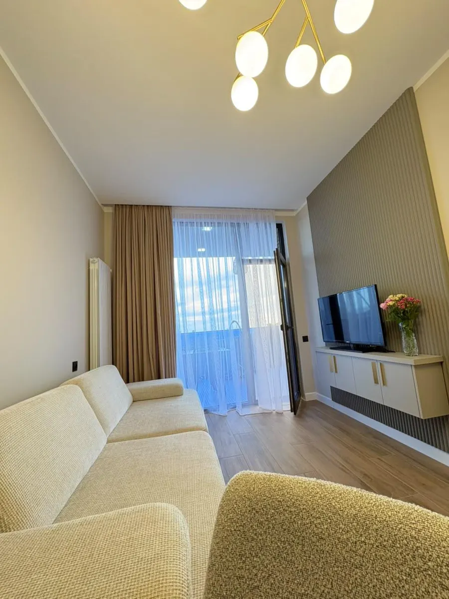 House, 2-room, 80 m²