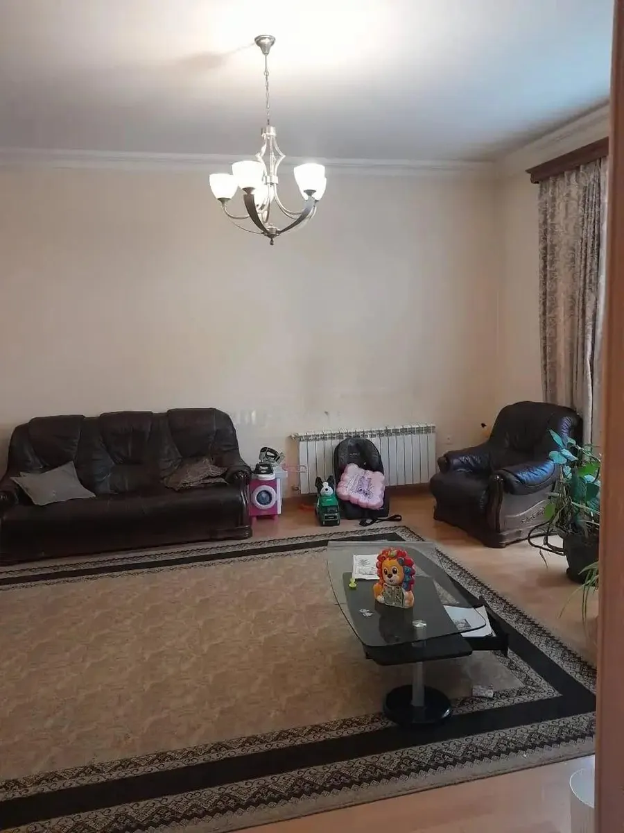 Дом, 8-комн., 360 м²