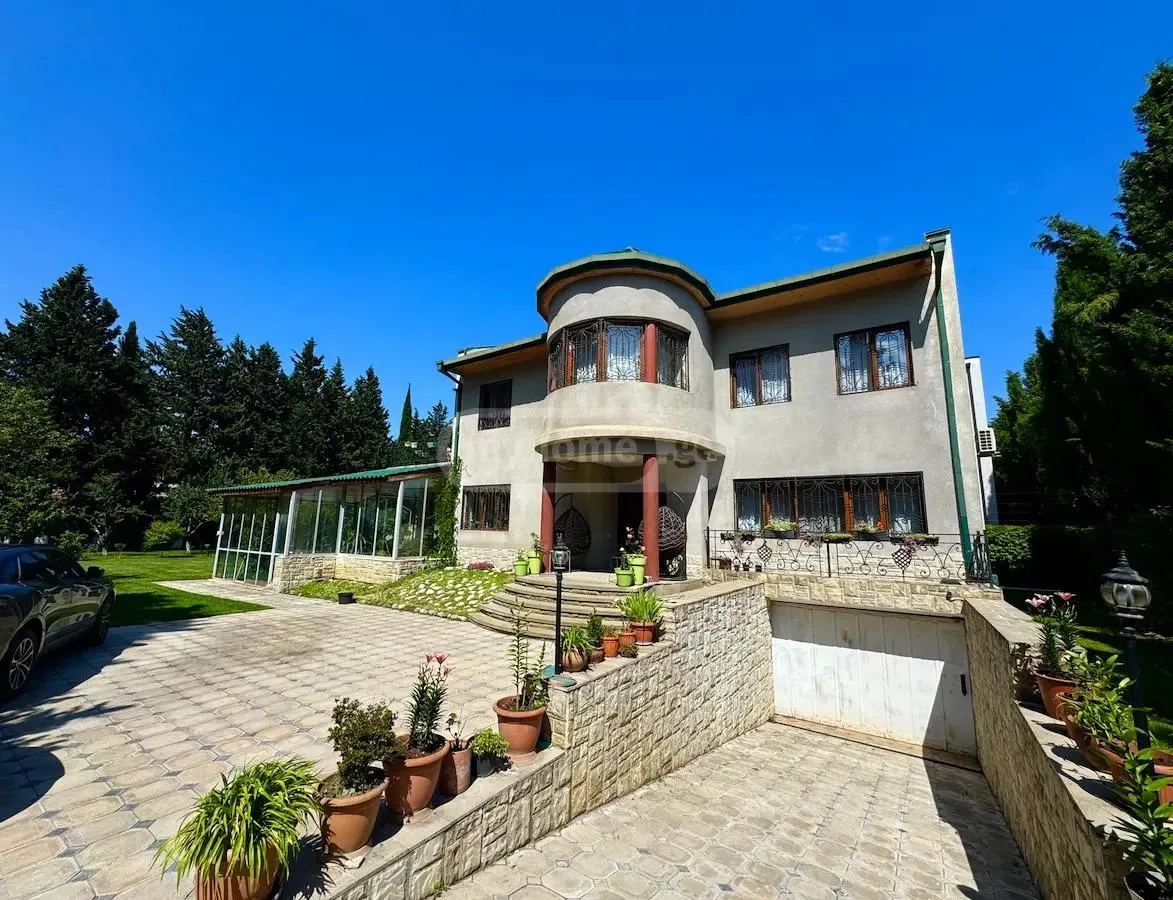 სახლი, 5-ოთახიანი, 550 მ²