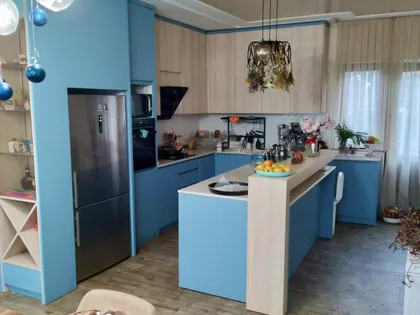 Дом, 5-комн., 423 м²