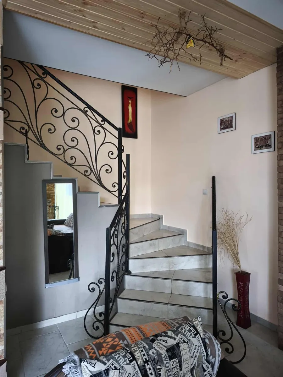 House, 3-room, 97.6 m²