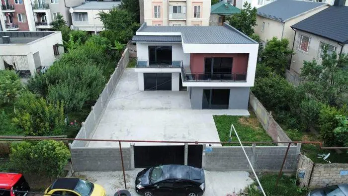 House, 5-room, 280 m²
