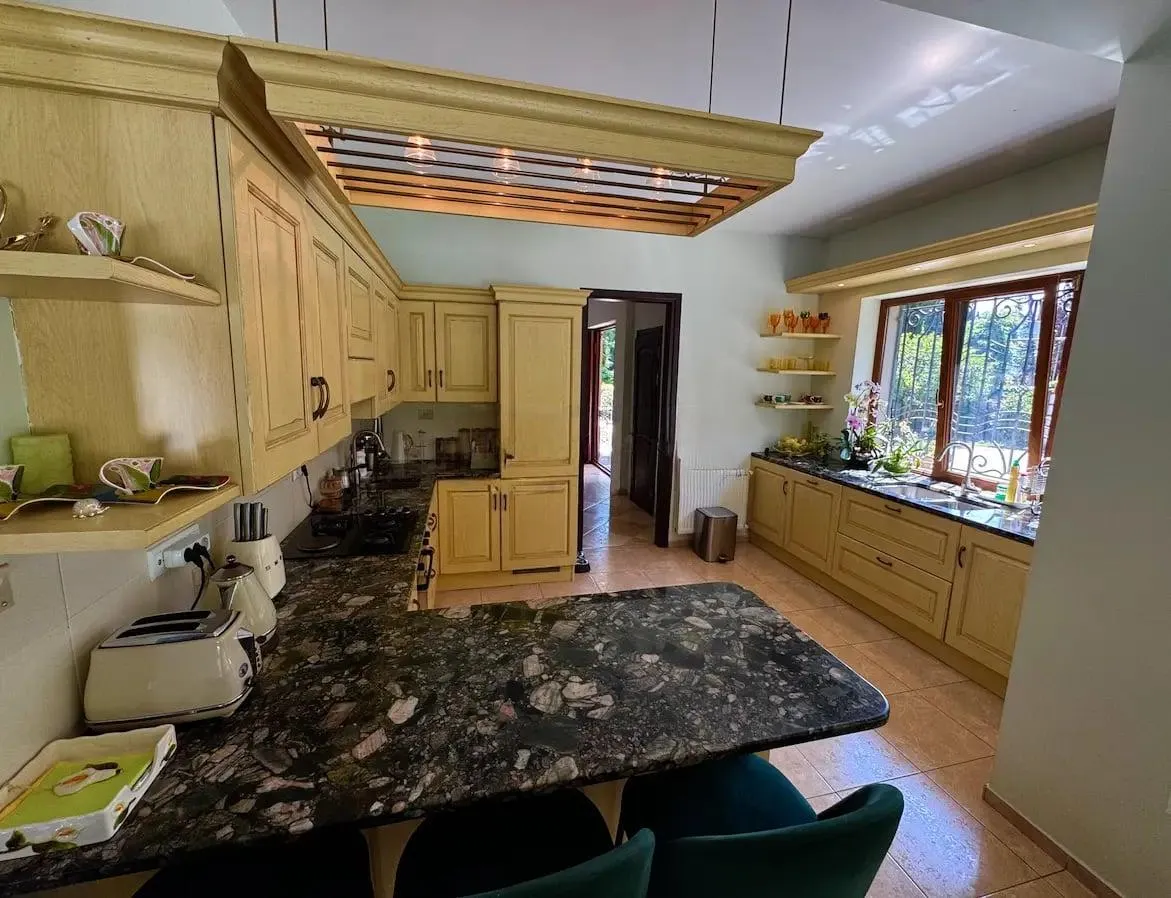 House, 9-room, 550 m²