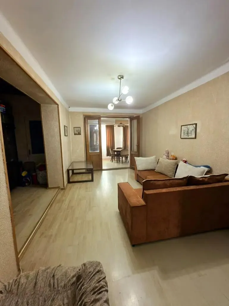 Квартира, 3-комн., 90 м²