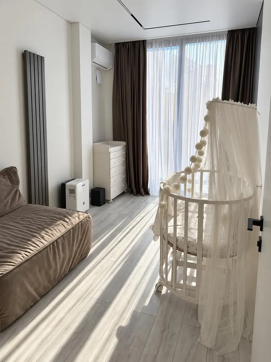 House, 4-room, 220 m²