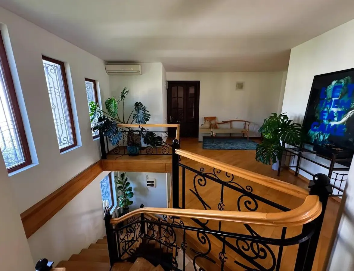 House, 9-room, 550 m²