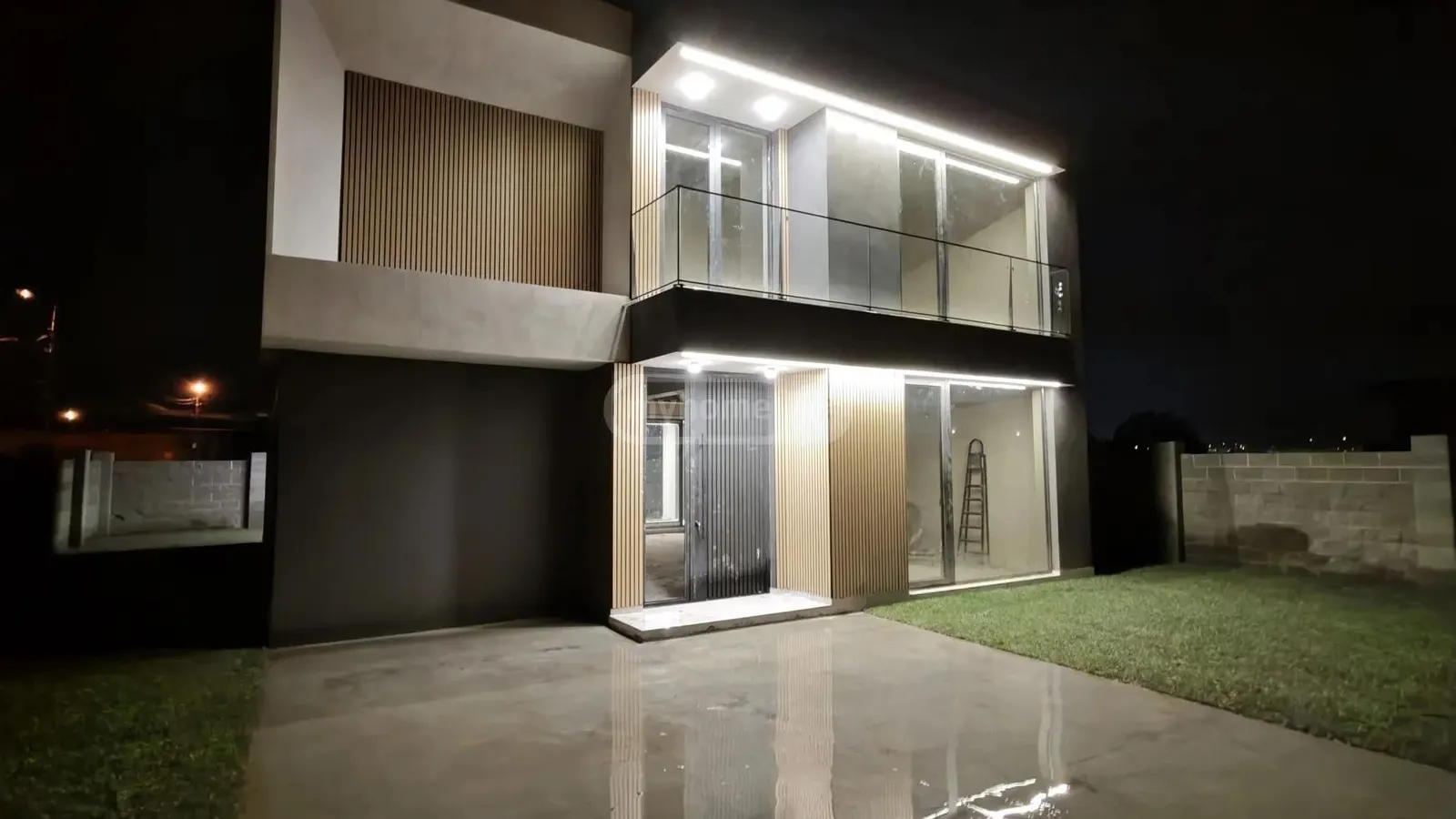 Дом, 5-комн., 230 м²