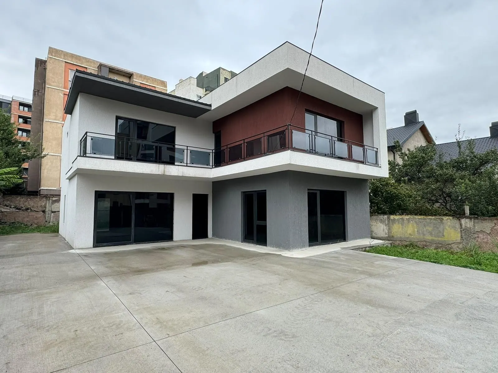 Дом, 5-комн., 280 м²