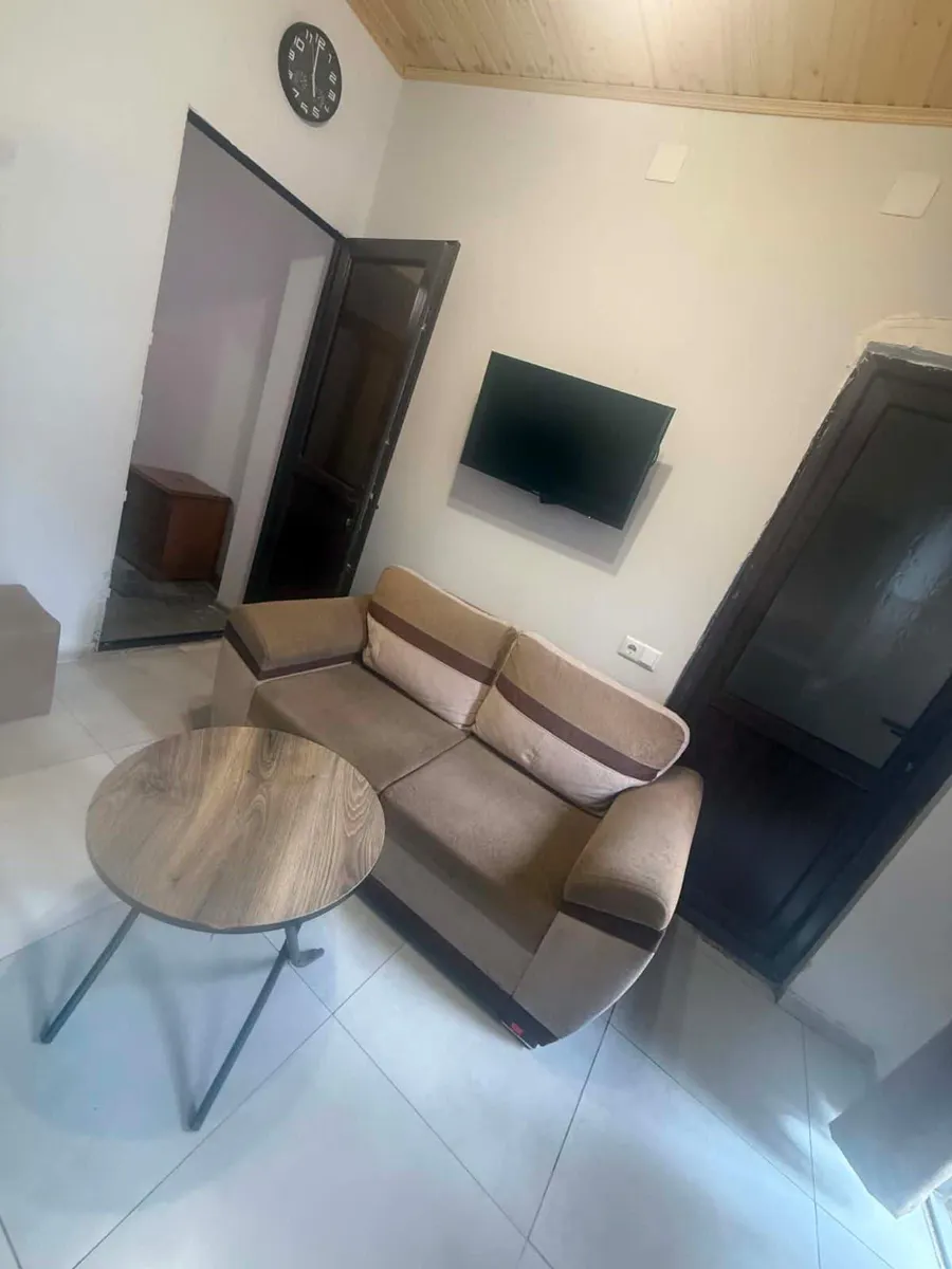House, 2-room, 40 m²